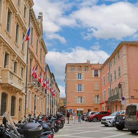 Sailing By Halldis سان تروبيه